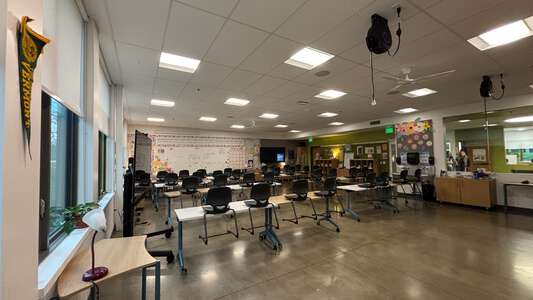 Lakeridge Middle School Classroom Standard in Lake Oswego