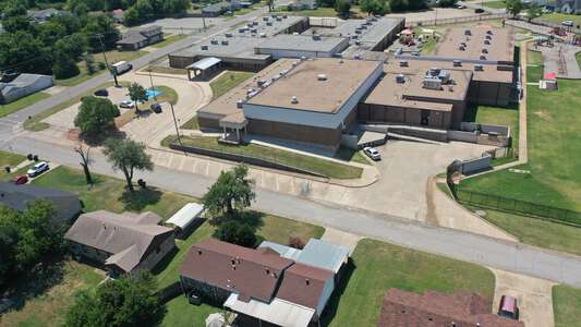 Del City Elementary School Parking Lot - side in Del City 2
