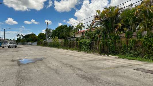 Fairlawn Elementary School Parking Lot in Miami