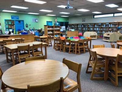 Comanche Elementary School Library in Albuquerque