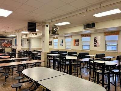 Henry W. Longfellow Career Exploration Academy Cafeteria in Dallas 3