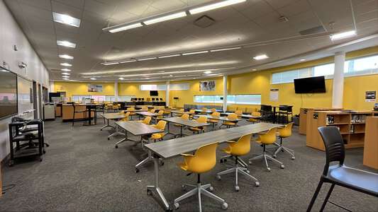 Sylvan Hills Middle School Library in Atlanta 4