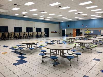 Skyline Elementary School Cafeteria in Stillwater