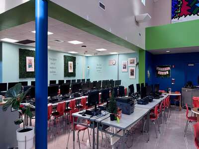 Vineland Elementary School Library in Miami 3