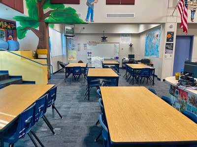 Scherkenbach - William and Mary Elementary School Library in Las Vegas