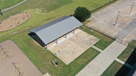 Sienna Crossing Elementary School Outdoor Basketball Courts in Missouri City 2