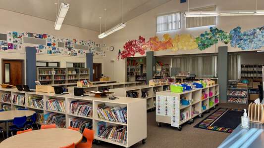 Alta Vista Elementary School Library in Los Gatos