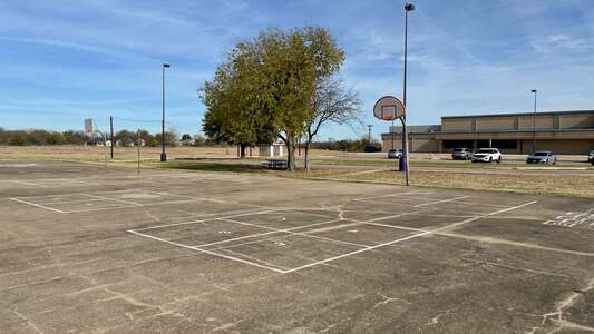 Edward J Briscoe Elementary School Outdoor Basketball Courts in Fort Worth