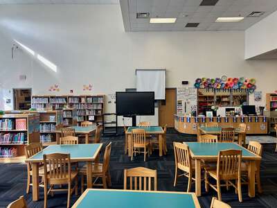 Esperanza Medrano Elementary School Library in Dallas