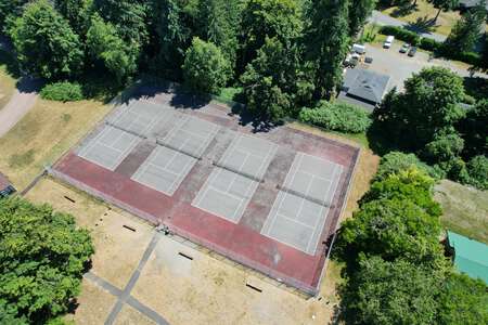Evergreen Middle School Tennis Courts in Redmond