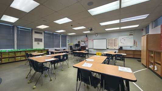 Jewett Middle Academy Magnet School Classroom Standard in Winter Haven 2