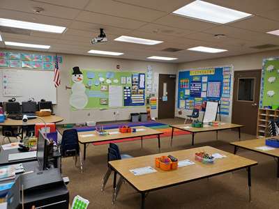 Lake Hills Elementary School Classroom Standard in Riverside
