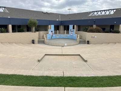 Everett Alvarez High School Quad in Salinas