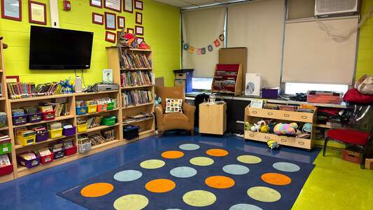 Cooper - Peter Cooper Dual Language Academy Library in Chicago 2