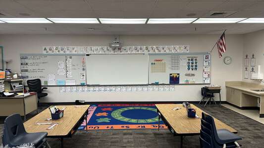 Decker - C. H. Elementary School Classroom Standard in Las Vegas 1