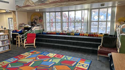 Wright - William V. Elementary School Library in Las Vegas