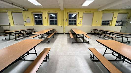 Stowe - Harriet Beecher Stowe Elementary School Cafeteria in Chicago 3