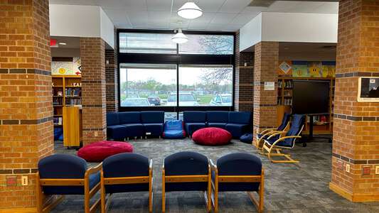 Curtis Middle School Library in Wichita 4
