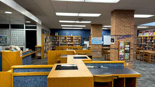 Curtis Middle School Library in Wichita 5