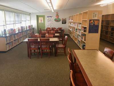 Tara Hills Elementary School Library in San Pablo