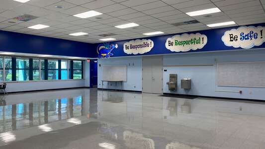 Denham Oaks Elementary School Cafeteria in Lutz