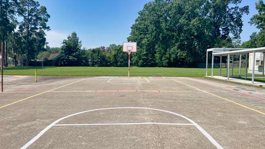 Magnolia Woods Elementary School Outdoor Basketball Courts in Baton Rouge