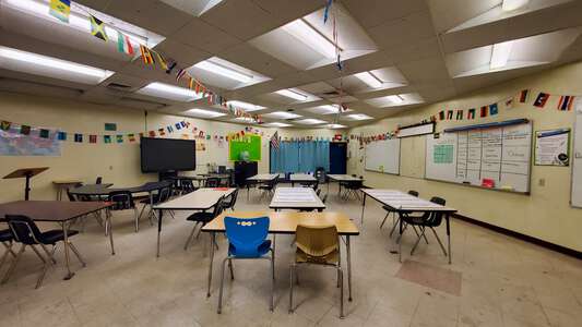 Sunrise Middle School Classroom Standard in Fort Lauderdale