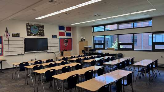 Rose Hill Middle School Classroom Standard in Redmond