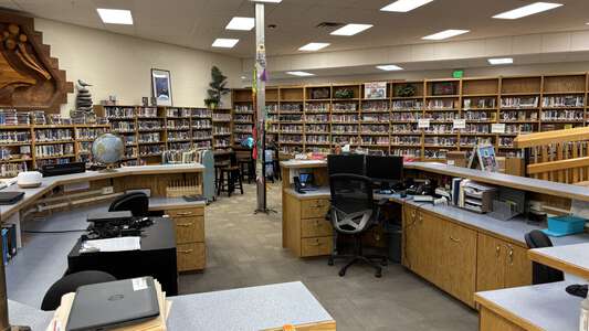 Canfield Middle School Media Center in Coeur d' Alene 4