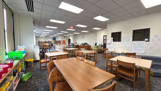 Young - Ella Flagg Young Elementary School Library in Chicago 4