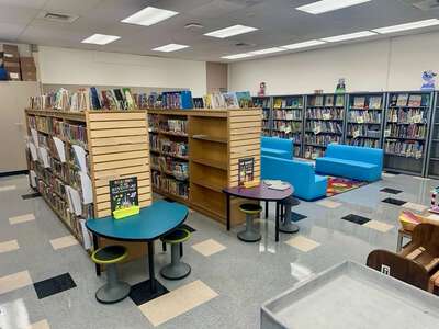Mountain View Elementary School Library in Simi Valley