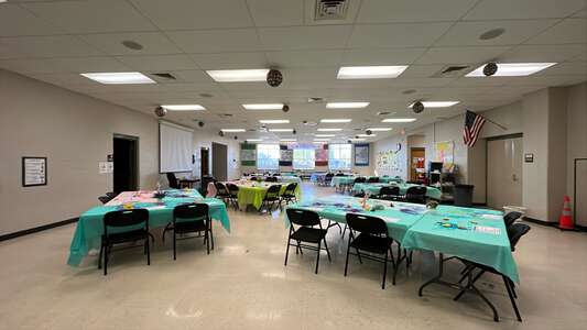 Washington Accelerated Learning Elementary School Cafeteria in Wichita 2
