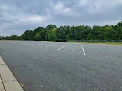 Shiloh Valley Primary School Parking Lot - Bus in Monroe