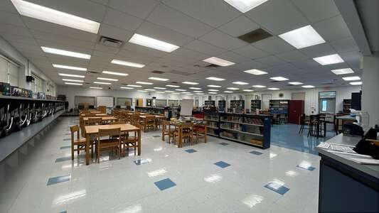 Frostproof Middle-Senior School Library in Frostproof 1