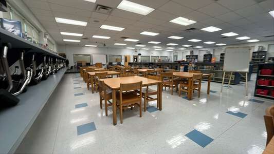 Frostproof Middle-Senior School Library in Frostproof 2