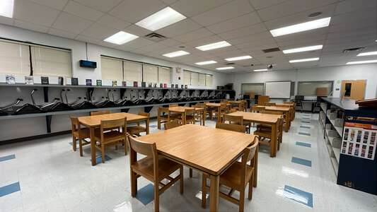 Frostproof Middle-Senior School Library in Frostproof 4