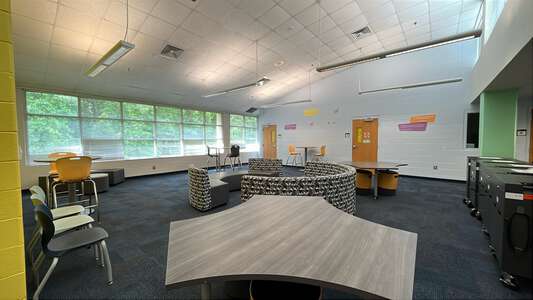 Crawford W. Long Middle School Media Center in Atlanta 3