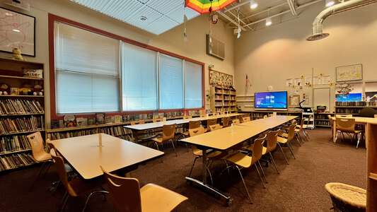 Horace Mann Elementary School Library in Redmond