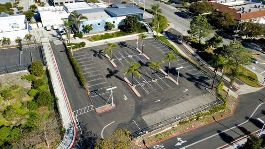 Earl Warren Middle School Parking Lot - Library in Solana Beach