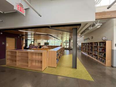 Lakeland Elementary School Library in Auburn