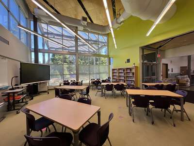 Lakeland Elementary School Library in Auburn