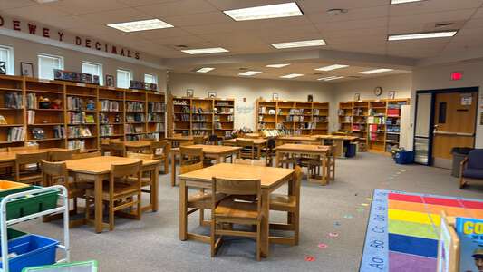 Linwood Elementary School Library in Wichita 3