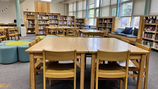 Kelly Middle School Library in Eugene 2
