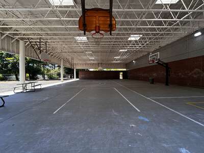 Boeckman Creek Primary School Outdoor Basketball Courts in Wilsonville