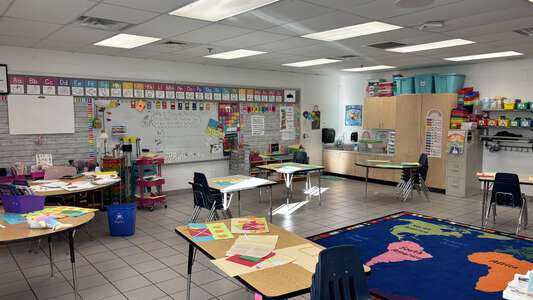 Strawbridge Elementary School Classroom Standard in Virginia Beach
