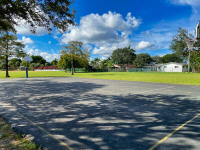 Plantation Park Elementary School Outdoor Basketball Courts in Plantation