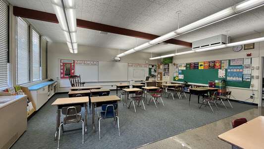 Charlemagne Elementary School Classroom Standard in Eugene