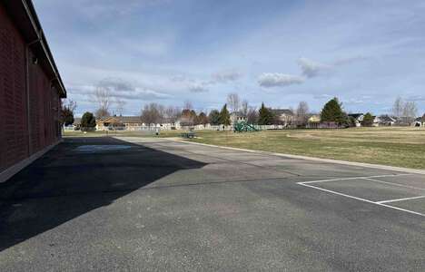 Owyhee Elementary School Outdoor Area in Nampa