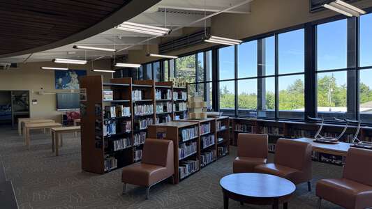 International Community School Library (ICS) in Kirkland