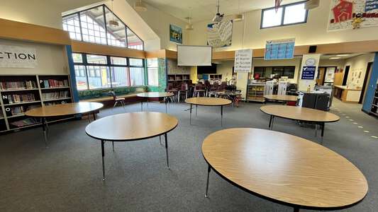 Willagillespie Elementary School Library in Eugene 3